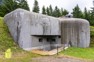 Infanteriebunker Lom met schietgaten voor zware mitrailleurs